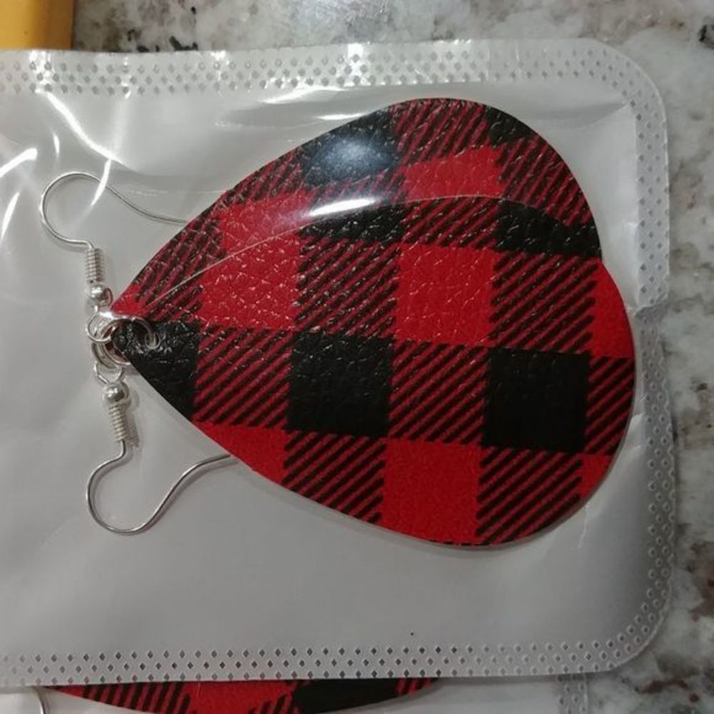 Buffalo Check‎ Red Black Faux Leather Earrings - Picture 2 of 3